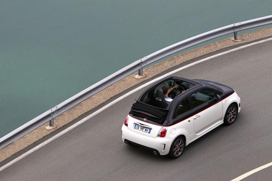  Fiat Abarth 500C 2011 года  (фото 33 из 49)